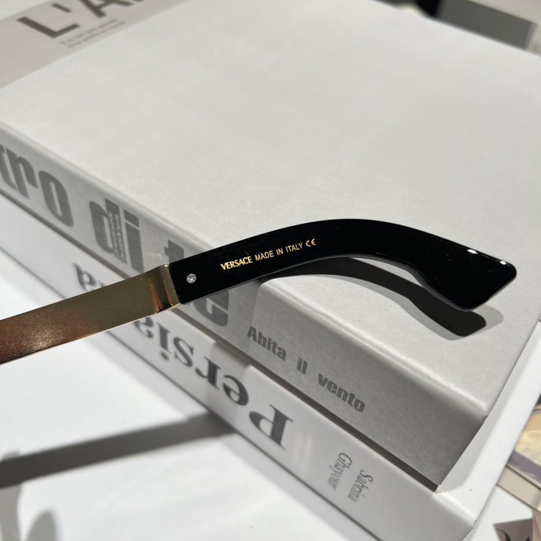 2026 Unisex Emblem Square Glasses