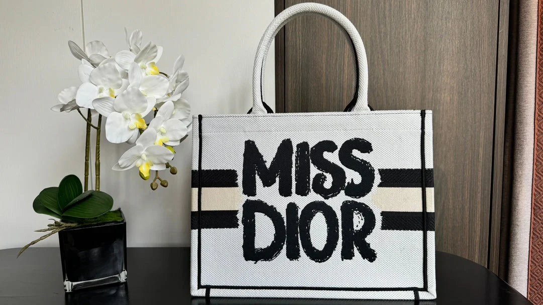2026 Exquisite+leather+bags-398