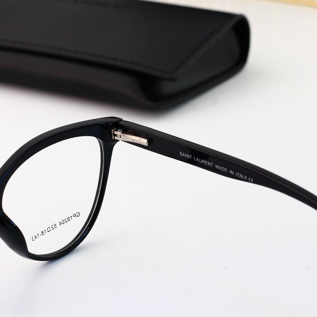 2026 New Fashion Classic Logo Glasses