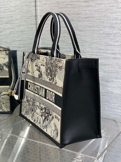 2026 Exquisite+leather+bags-399
