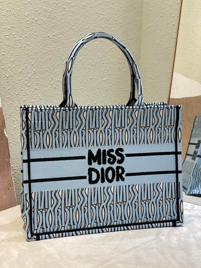 2026 Exquisite+leather+bags-400