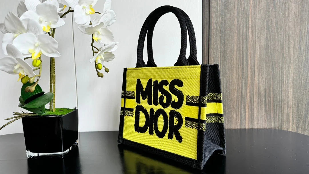 2026 Exquisite+leather+bags-397