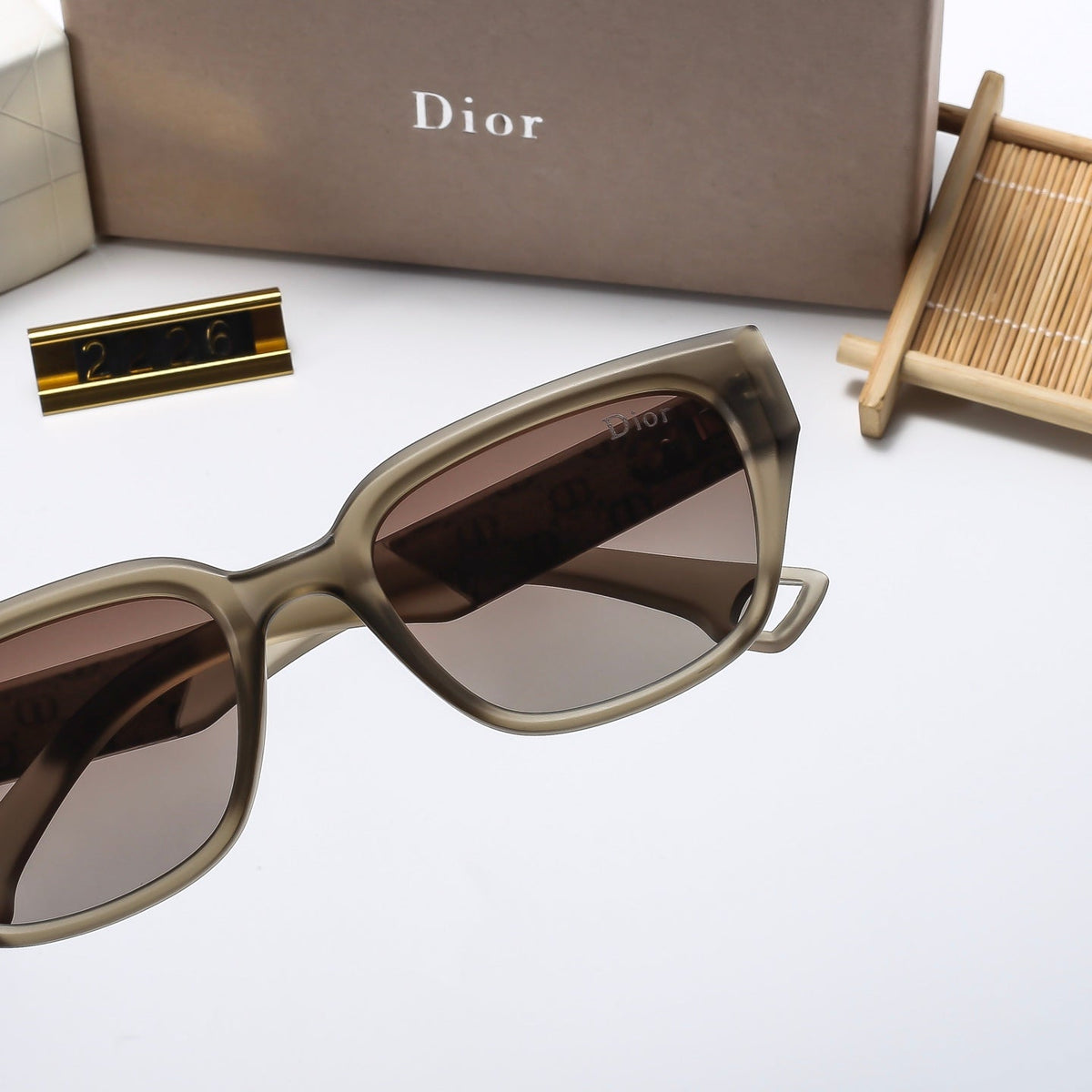 2026 7 Colors Classic Trendy Sunglasses 2226