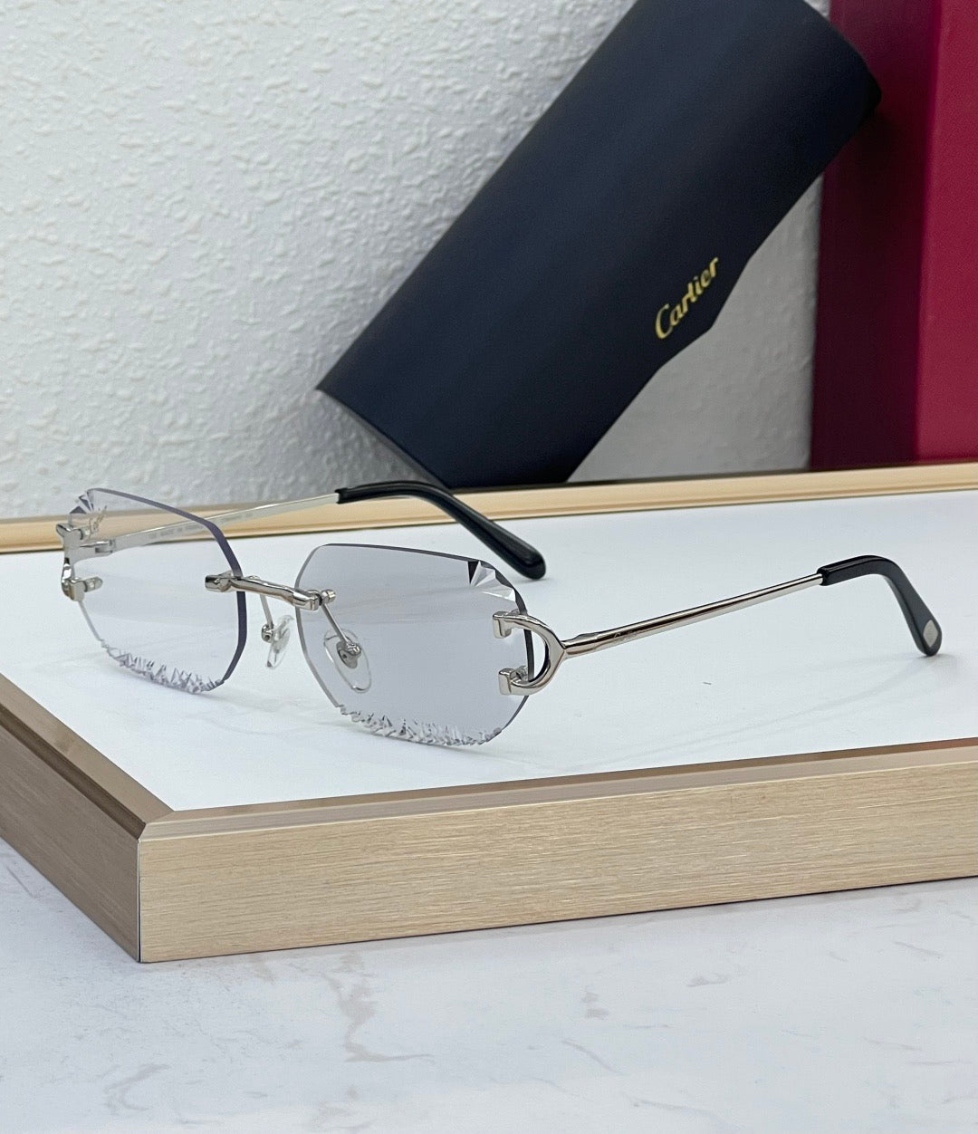 2026 Discoloration New series of cut lens sunglasses can change color under ultraviolet light