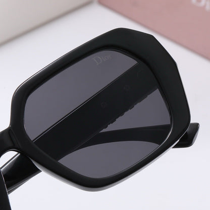 2026 Vintage Embossed Rectangular Sunglasses